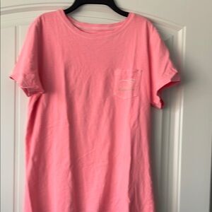 Vineyard Vines Women’s Sz M peachy/Pink T-Shirt with Pocket